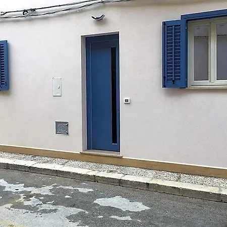 Marconi Bed and Breakfast Φαβινιάνα
